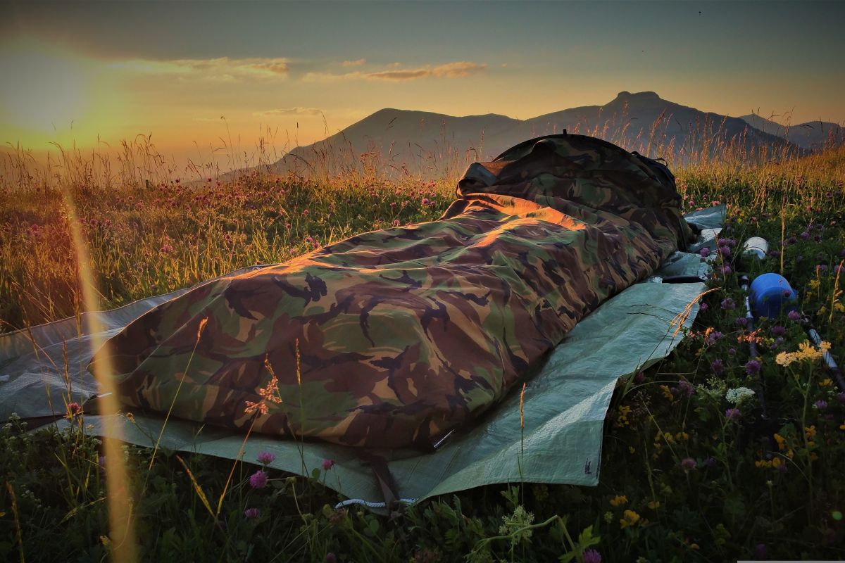 open sky bushcraft bivak alapok terepeuta terepsport rucking